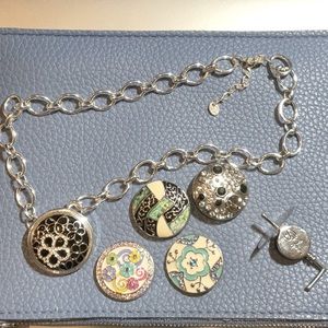 Necklace with changeable center
